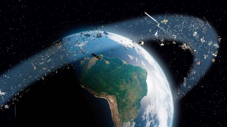 Cientistas afirmam que fragmentos lan&ccedil;ados ao espa&ccedil;o v&ecirc;m se acumulando h&aacute; d&eacute;cadas em torno da Terra