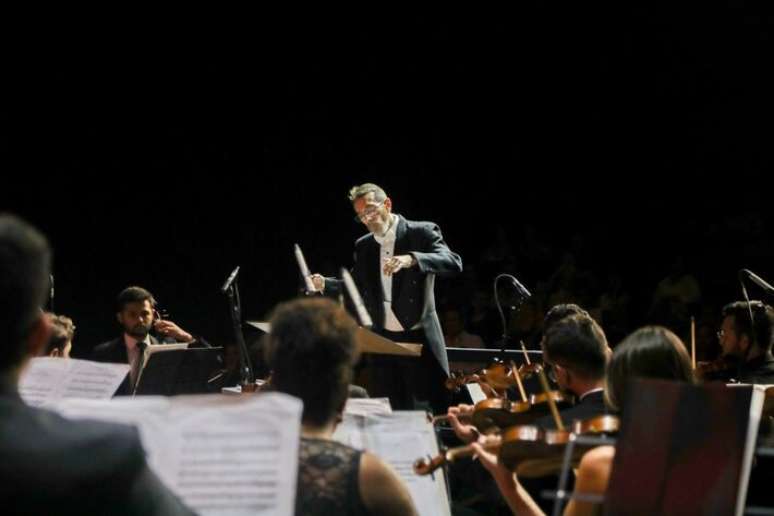 Regente titular da Bachiana Jovem SESI-SP, Beltrami conduz apresenta&ccedil;&atilde;o gratuita no Teatro B32 com repert&oacute;rio cl&aacute;ssico e rom&acirc;ntico
