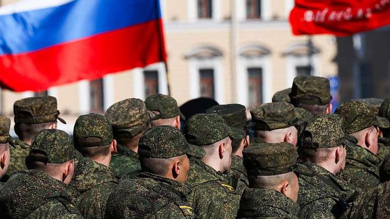 Quase meio milh&atilde;o de soldados russos morreram desde que a R&uacute;ssia lan&ccedil;ou sua invas&atilde;o em grande escala da Ucr&acirc;nia, afirma a intelig&ecirc;ncia brit&acirc;nica