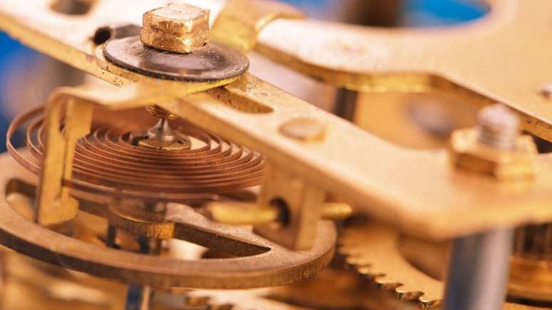 Com o passar do tempo, a fabrica&ccedil;&atilde;o de rel&oacute;gios evoluiu e deu origem a mecanismos de alarme cada vez mais sofisticados