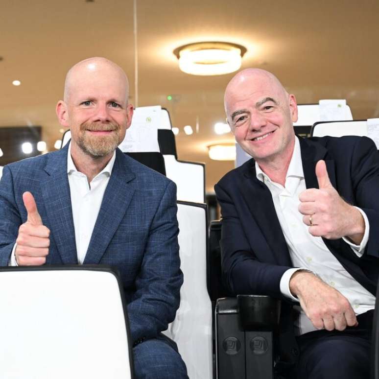Mattias Grafstrom, secretário-geral da Fifa, e Gianni Infantino, presidente da Fifa, amenizam crise da entidade.