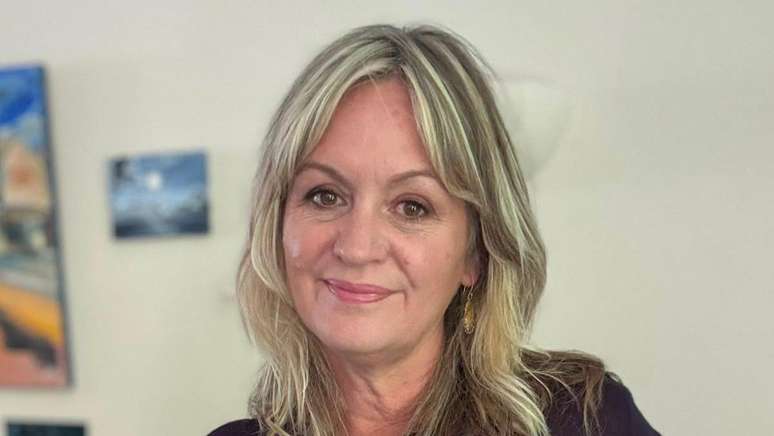 Anna Cowie diz que j&aacute; perdeu a conta de quantos curr&iacute;culos enviou