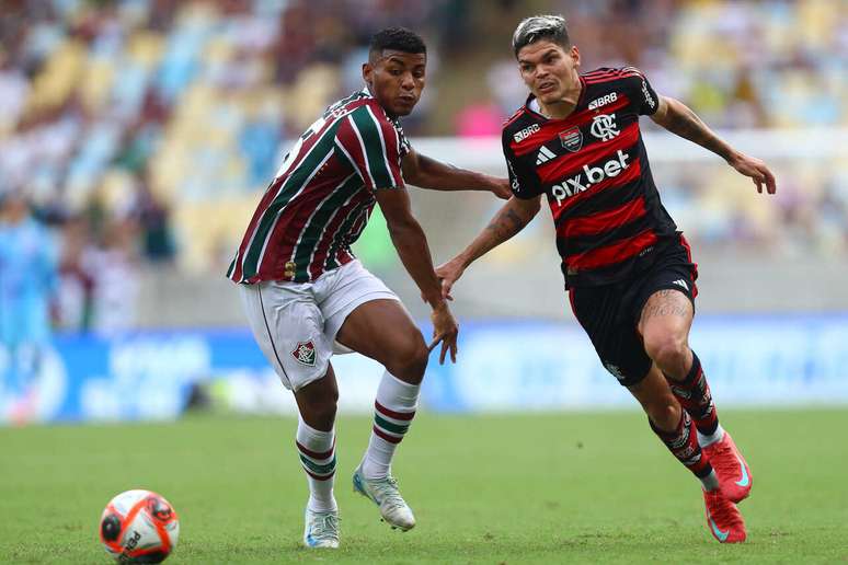 Ayrton Lucas, o Beijinho, &eacute; outro que j&aacute; defendeu os dois arquirrivais &ndash;