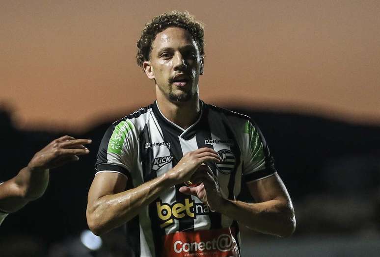 Athletic confirma transfer&ecirc;ncia do jogador nas redes sociais &ndash;