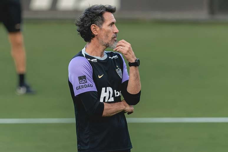 Mudan&ccedil;as de fun&ccedil;&atilde;o ampliaram alternativas para Eduardo Dom&iacute;nguez &ndash;