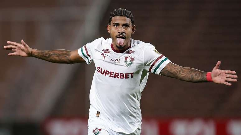 John Kennedy n&atilde;o encara Botafogo e Independiente Rivadavia &ndash;