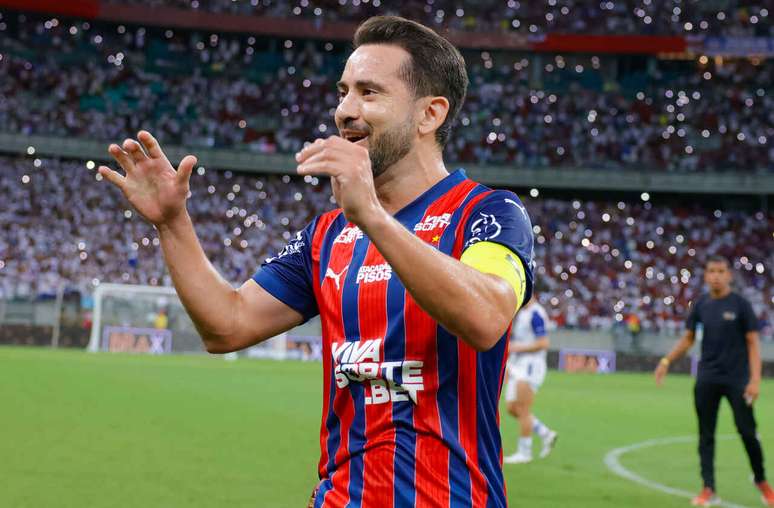 Everton Ribeiro pelo Bahia &ndash;