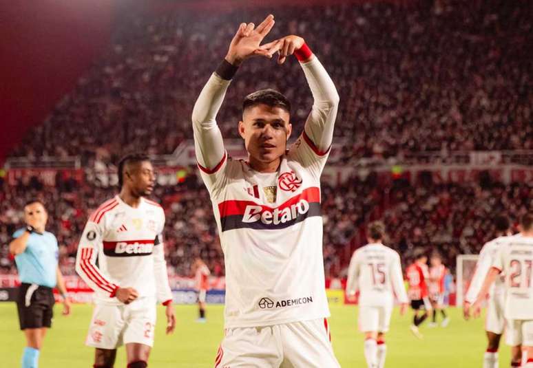 Luiz Ara&uacute;jo n&atilde;o marca pelo Flamengo desde abril &ndash;