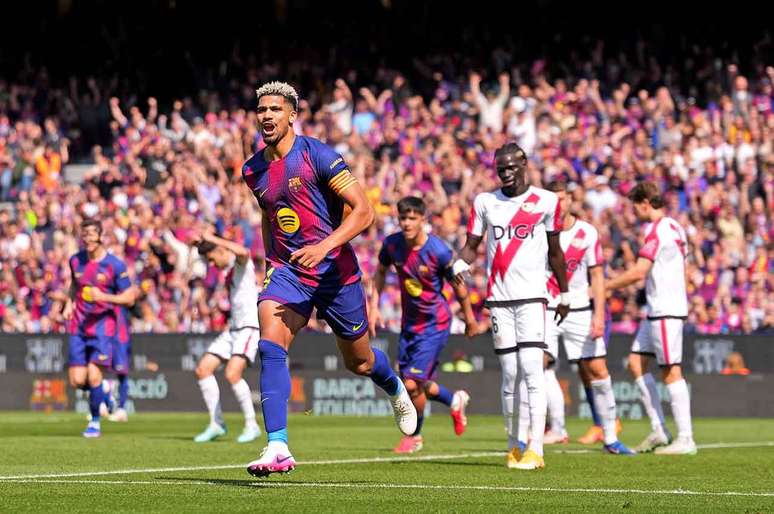 Ronald Ara&uacute;jo era um dos capit&atilde;es do Bar&ccedil;a &ndash;