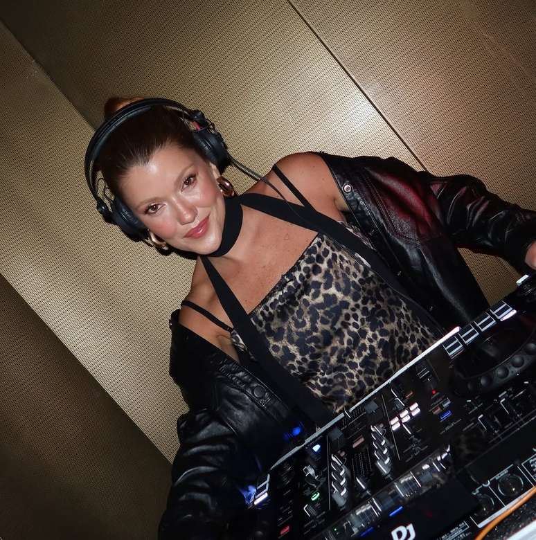 DJ Carol Emmerick (Divulga&ccedil;&atilde;o)