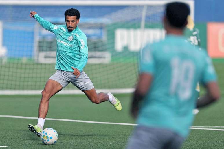 Lucas Evangelista alcan&ccedil;a marca importante pelo Palmeiras &ndash;