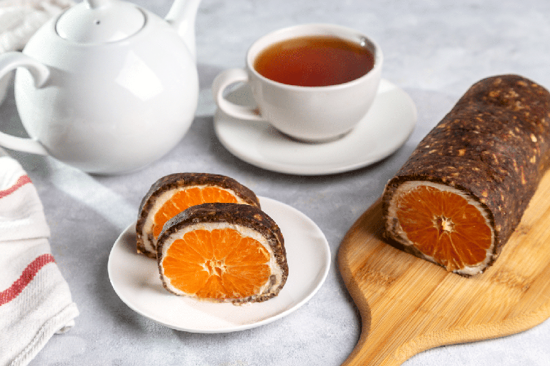 Rocambole de chocolate com tangerina 