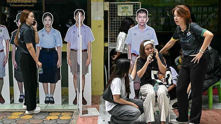 A escola Debsirin, na regi&atilde;o metropolitana de Bangkok, na Tail&acirc;ndia, viveu cenas de p&acirc;nico