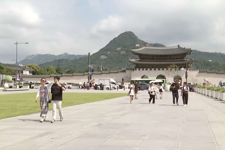 Uma intensa onda de calor levou a Coreia do Sul a atingir a temperatura mais alta de sua hist&oacute;ria desde o in&iacute;cio das medi&ccedil;&otilde;es oficiais, em 1904. No munic&iacute;pio de Yangsan, situado no sudeste do territ&oacute;rio sul-coreano, os term&ocirc;metros chegaram aos 42,5&deg;C, acumulando uma sequ&ecirc;ncia de cinco dias com temperaturas acima dos 40&deg;C.