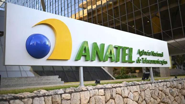 Judici&aacute;rio ordena o bloqueio de redes sociais &agrave; Anatel, que repassa a ordem &agrave;s operadoras de internet