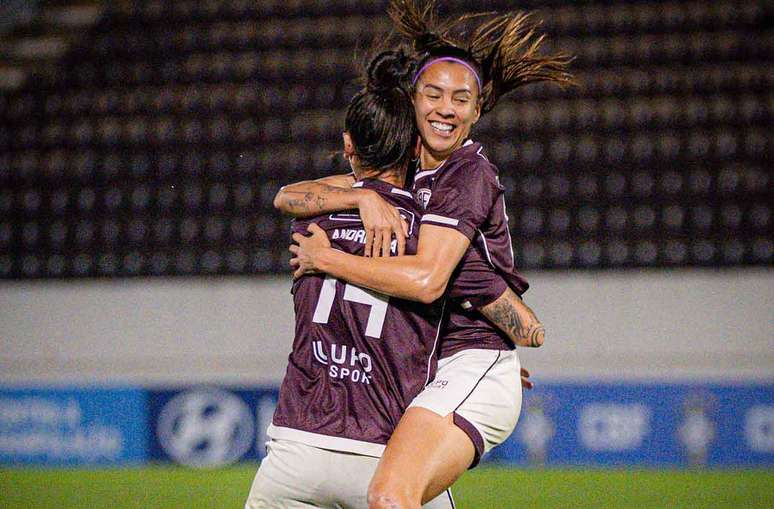 Ferrovi&aacute;ria luta para encostar nos tr&ecirc;s primeiros do Brasileir&atilde;o Feminino &ndash;