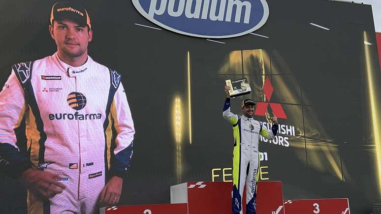 Felipe Fraga ap&oacute;s a conquista da pole position em Santa Cruz do Sul