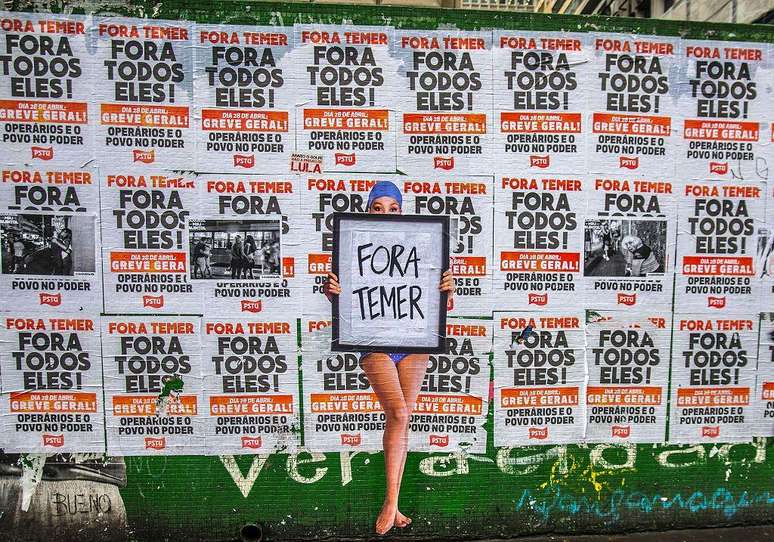 A grava&ccedil;&atilde;o do presidente Temer desencadeou manifesta&ccedil;&otilde;es em massa exigindo "Fora Temer" e "Fora todos eles", e at&eacute; inspirou obras de arte urbana