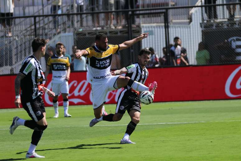 Athletic Club e Crici&uacute;ma mediram for&ccedil;as na manh&atilde; deste domingo (9), pela 21&ordf; rodada da S&eacute;rie B do Brasileiro &ndash;