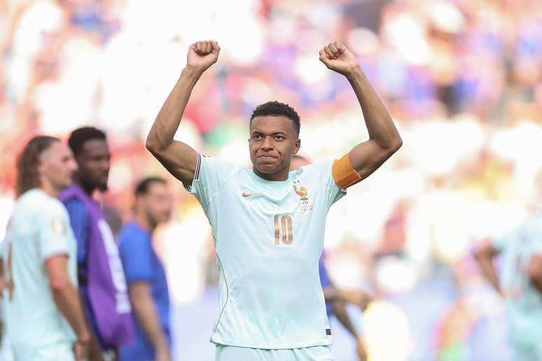 Mbapp&eacute; tinha contrato com a Nike desde seus oito anos &ndash;