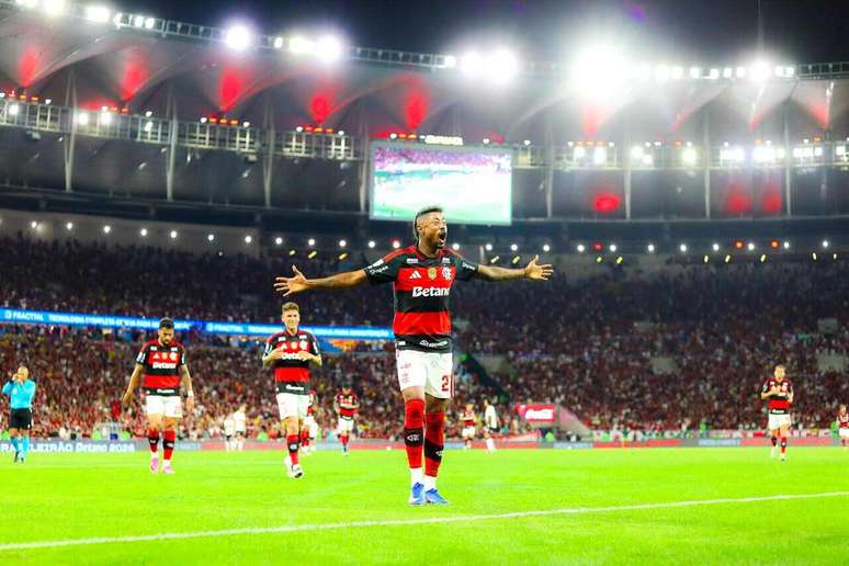 Bruno Henrique come&ccedil;ou a partida no banco de reservas &ndash;