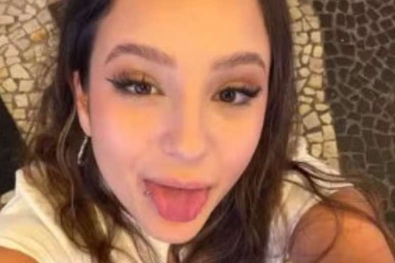 Foto postada por Duda Wilken, influenciadora, com a legenda: 'Muito feliz hoje'
