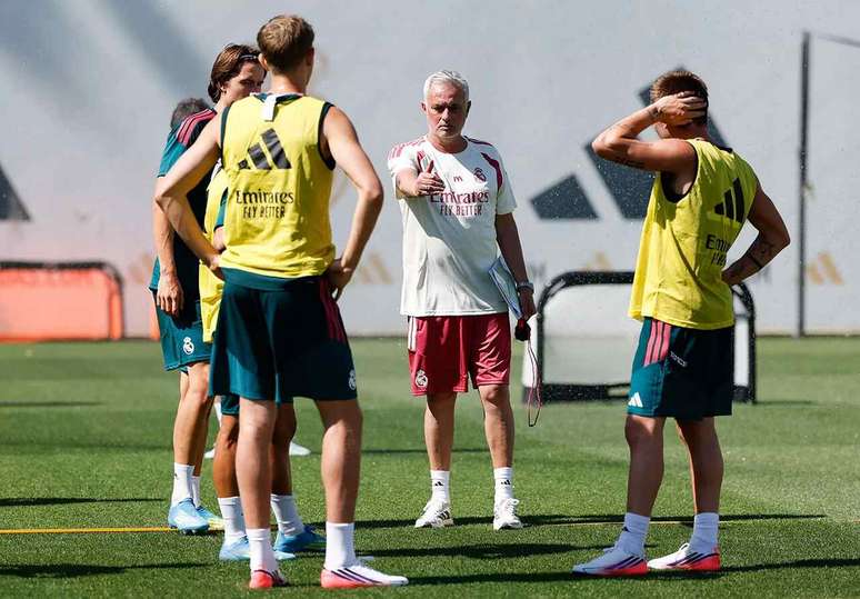 Jos&eacute; Mourinho retornou ao Real Madrid em 2026 &ndash;