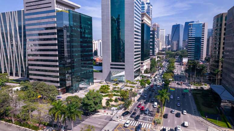 Avenida Brigadeiro Faria Lima, na zona oeste de S&atilde;o Paulo, concentra sedes de bancos, fundos de investimento e institui&ccedil;&otilde;es financeiras internacionais