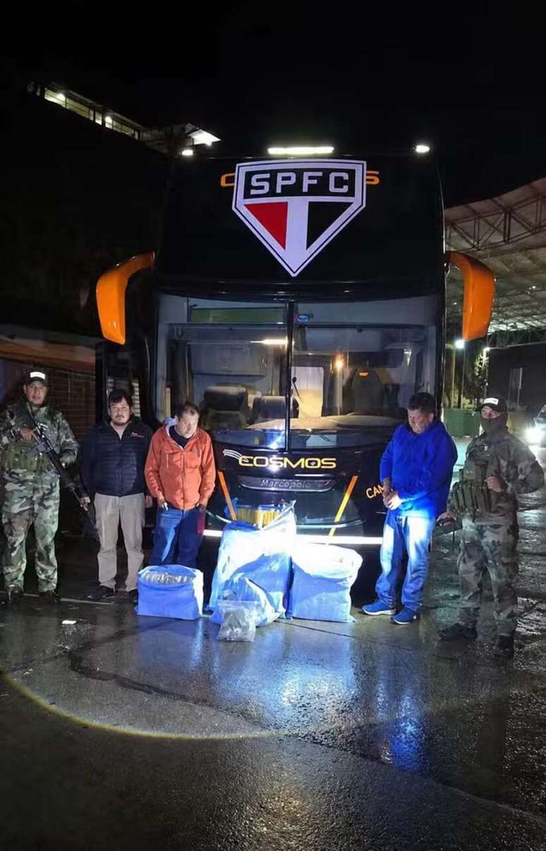 Ve&iacute;culo j&aacute; estava adesivado para buscar os s&atilde;o-paulinos &ndash;