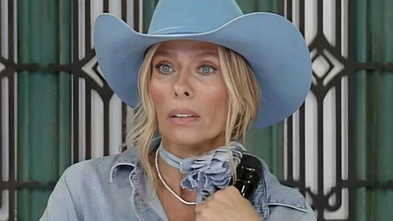 Adriane Galisteu em A Fazenda (Reprodu&ccedil;&atilde;o/Record)