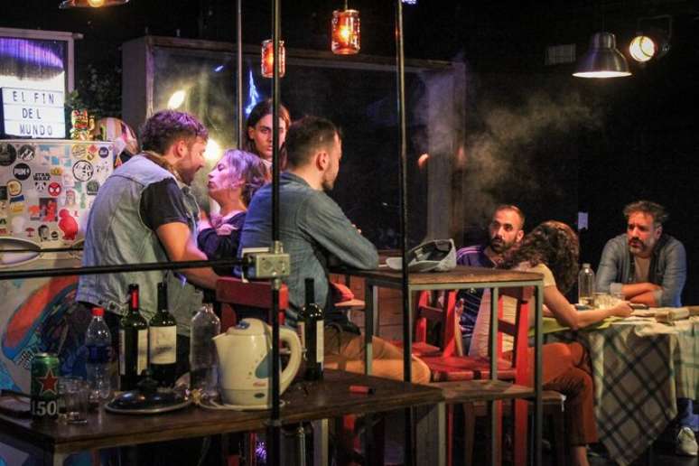 O espet&aacute;culo 'La Gravedad de Las Burbujas' ser&aacute; apresentado na Casa Farofa