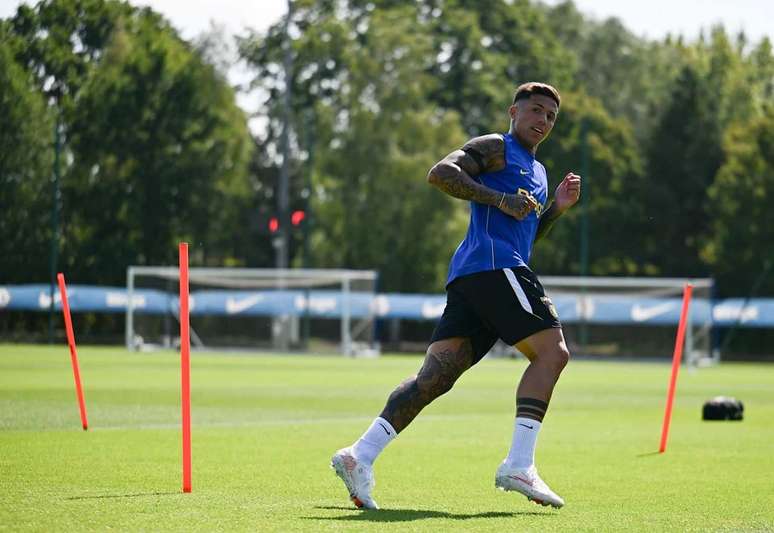 Enzo Fern&aacute;ndez durante atividade de prepara&ccedil;&atilde;o na pr&eacute;-temporada do Chelsea &ndash;
