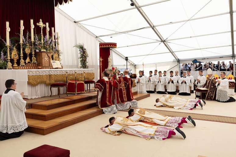 Ordena&ccedil;&atilde;o de bispos em julho aconteceu sem aval do Vaticano
