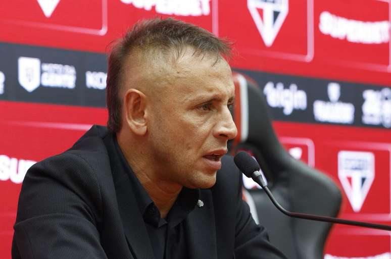 Rafinha vem atuando como um elo entre diretoria e elenco &ndash;