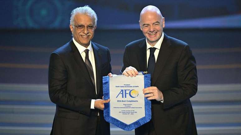 A poss&iacute;vel candidatura do presidente da AFC, o xeque Salman Bin Ibrahim Al-Khalifa, poder&aacute; atrair algumas das associa&ccedil;&otilde;es asi&aacute;ticas que, atualmente, apoiam Gianni Infantino.