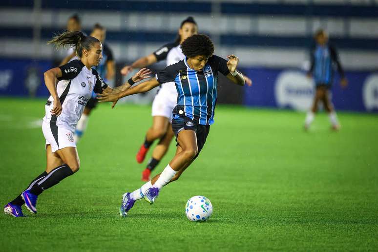 Gr&ecirc;mio luta por uma vaga no G-8 do Brasileir&atilde;o Feminino &ndash;