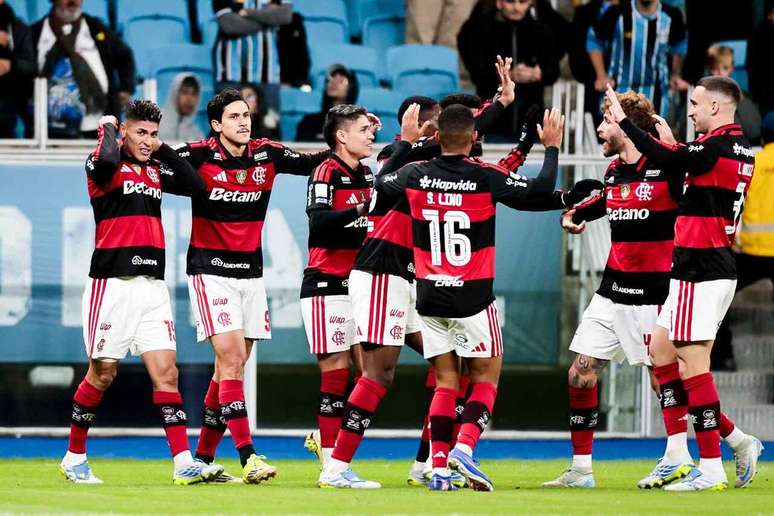 Flamengo venceu o Gr&ecirc;mio na Arena por 1 a 0, antes da pausa para a Copa &ndash;