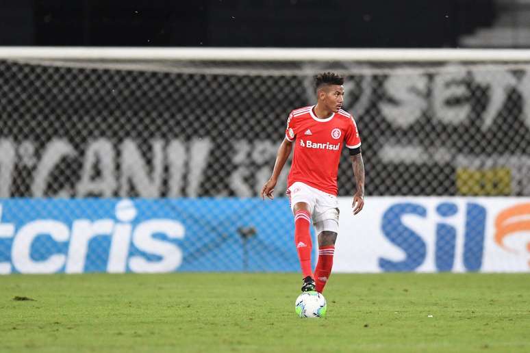 Cobran&ccedil;a envolve comiss&atilde;o pela transfer&ecirc;ncia de Z&eacute; Gabriel &ndash;