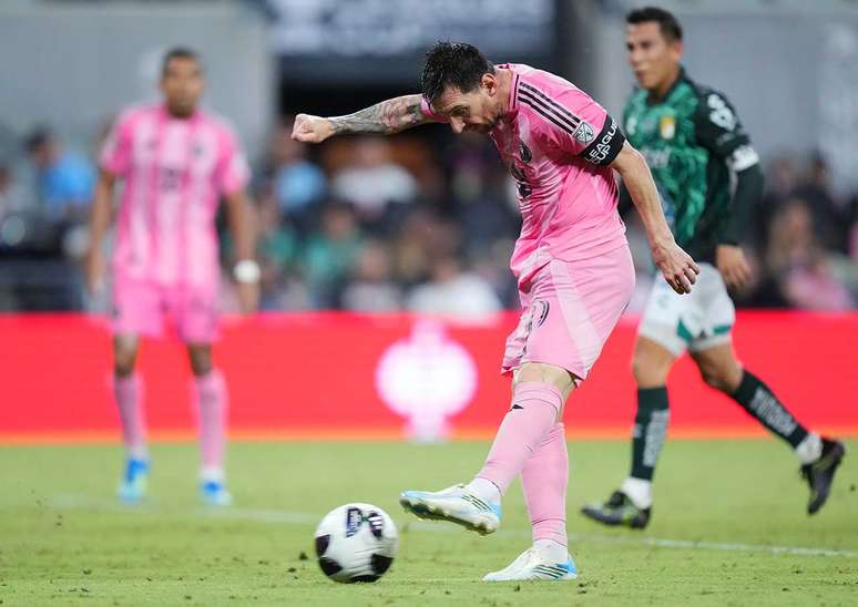 Craque argentino entrou no 2&deg; tempo &ndash;
