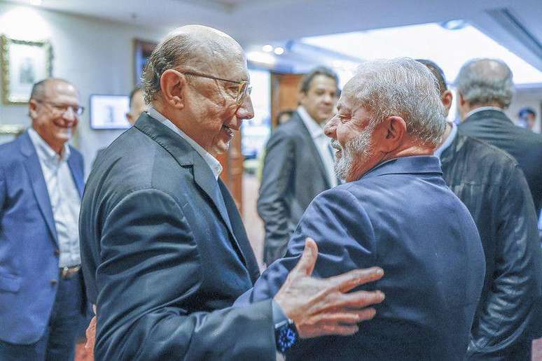 Lula recebeu apoio de Henrique Meirelles na elei&ccedil;&atilde;o de 2022 ainda no primeiro turno