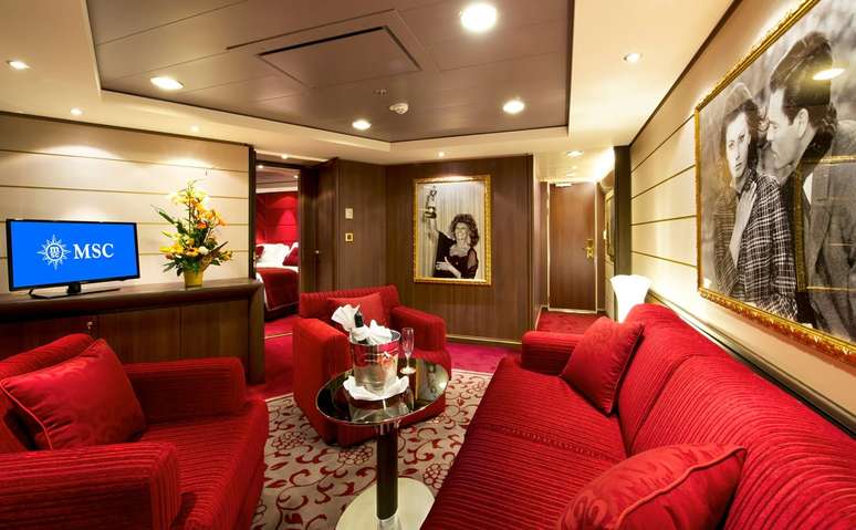 Uma su&iacute;te da categoria mais luxuosa do cruzeiro de Roberto Carlos: decora&ccedil;&atilde;o em homenagem &agrave; diva Sophia Loren