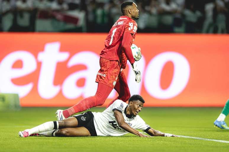 Carlos Miguel falhou duas vezes na sequ&ecirc;ncia ruim de resultados &ndash;