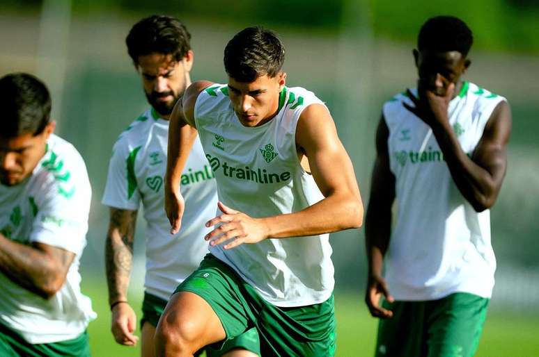 Atividade de prepara&ccedil;&atilde;o do Betis antes de encarar a Inter de Mil&atilde;o &ndash;