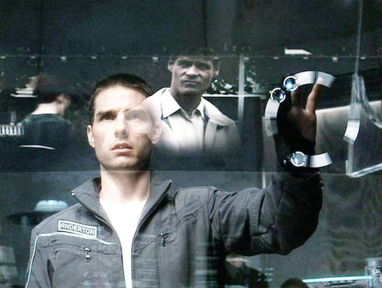 Em Minority Report, tecnologia aliada &agrave; mente dos precogs (pessoas capazes de sonhar prevendo o futuro), era capaz de prever crimes, possibilitando que eles fossem antecipados
