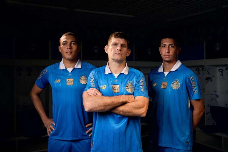 Modelo completamente azul do Gr&ecirc;mio ser&aacute; usado contra a Chapecoense, pelo Brasileir&atilde;o &ndash;