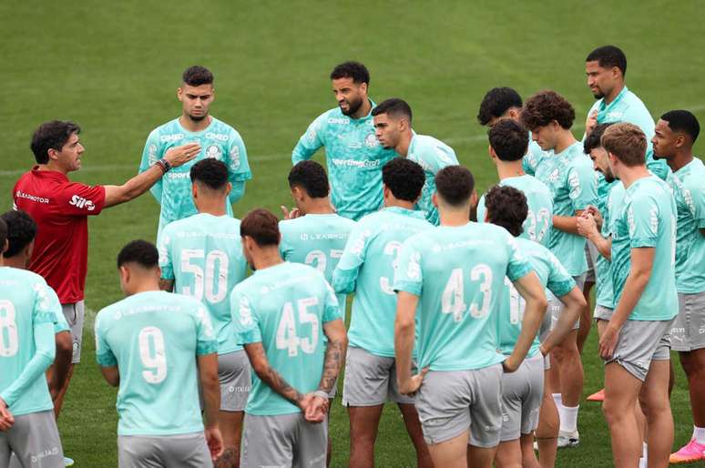 Abel Ferreira prepara mudan&ccedil;as no Palmeiras par enfrentar o Fluminense &ndash;