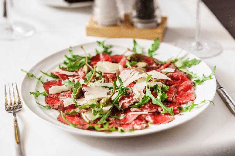 Carpaccio de carne bovina 