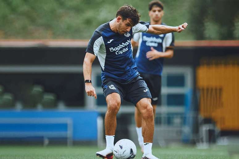 Atividade de prepara&ccedil;&atilde;o da Real Sociedad antes de encarar o Chelsea &ndash;