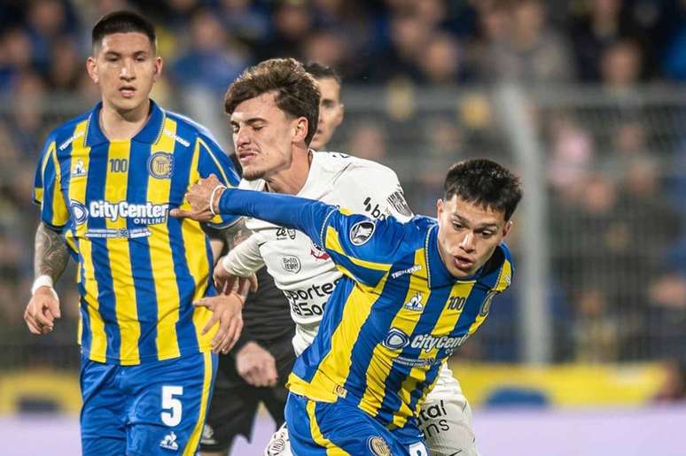 Rosario Central e Corinthians ficam no 0 a 0 pela ida das oitavas da Libertadores &ndash;