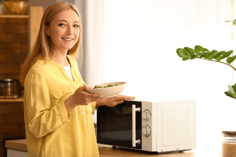 Quando usado corretamente, o micro-ondas &eacute; seguro para aquecer e preparar alimentos 